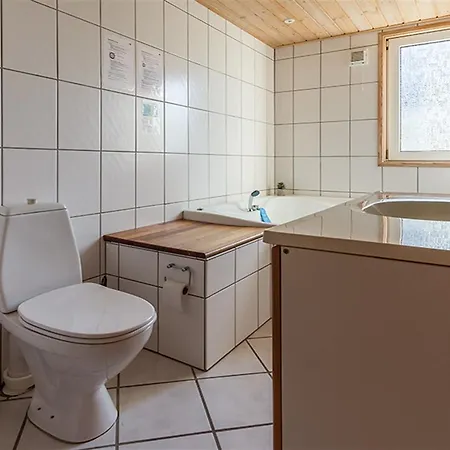 بيت للعطل Four-bedroom Holiday In *